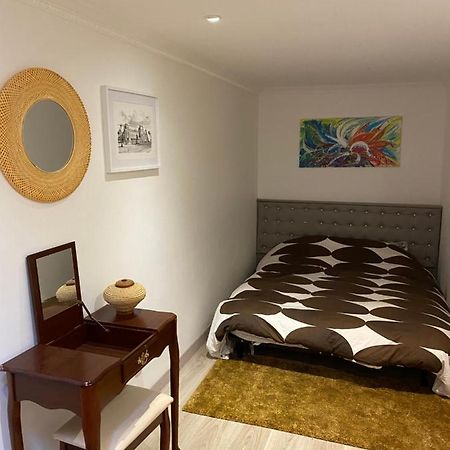 Cosy, Charming Apartment With Courtyard パリ エクステリア 写真