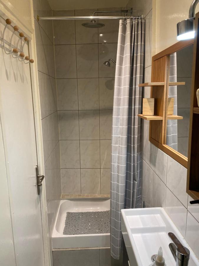 Cosy, Charming Apartment With Courtyard パリ エクステリア 写真
