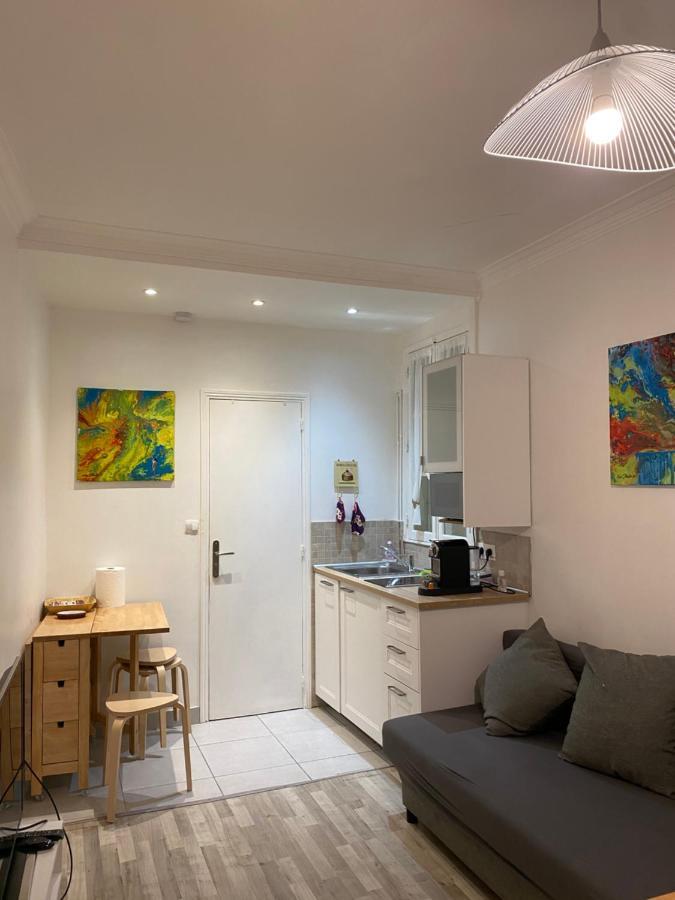Cosy, Charming Apartment With Courtyard パリ エクステリア 写真
